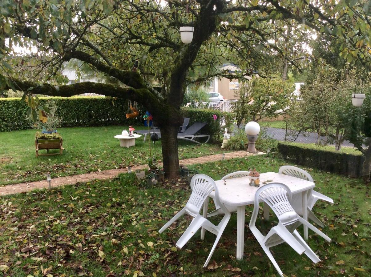 Maison Avec Veranda Proche Du Centre Ville Rignac  エクステリア 写真