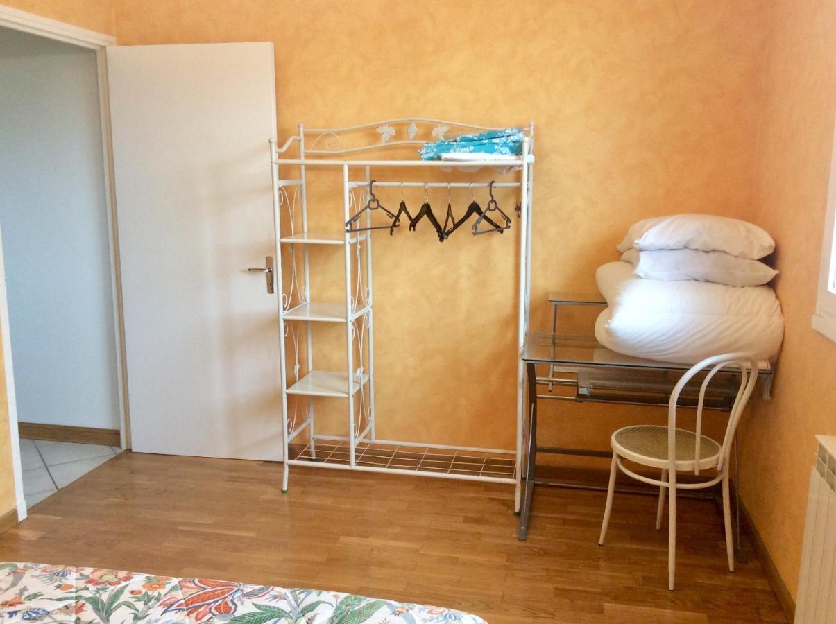 Maison Avec Veranda Proche Du Centre Ville Rignac  エクステリア 写真