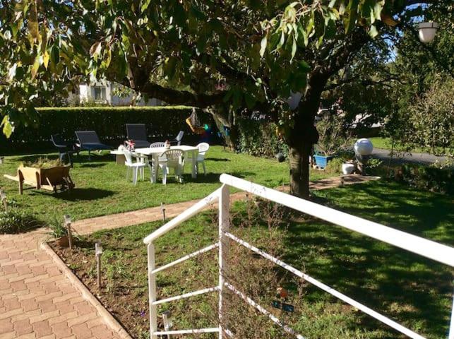 Maison Avec Veranda Proche Du Centre Ville Rignac  エクステリア 写真