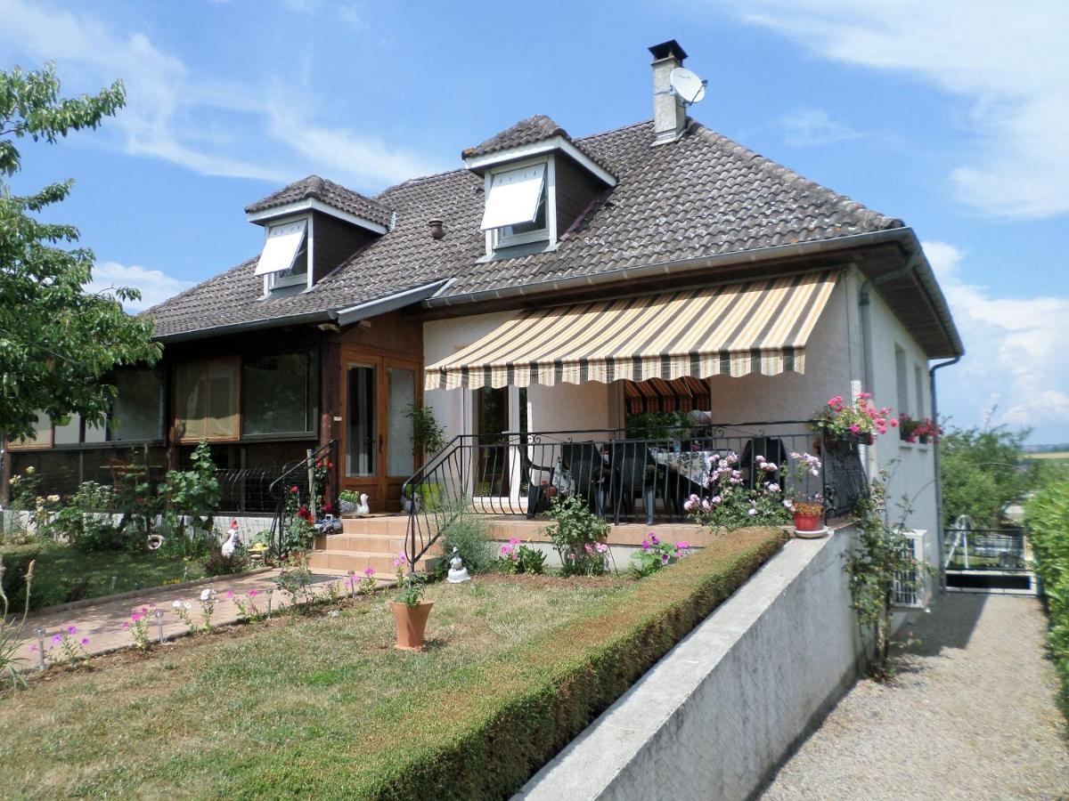 Maison Avec Veranda Proche Du Centre Ville Rignac  エクステリア 写真