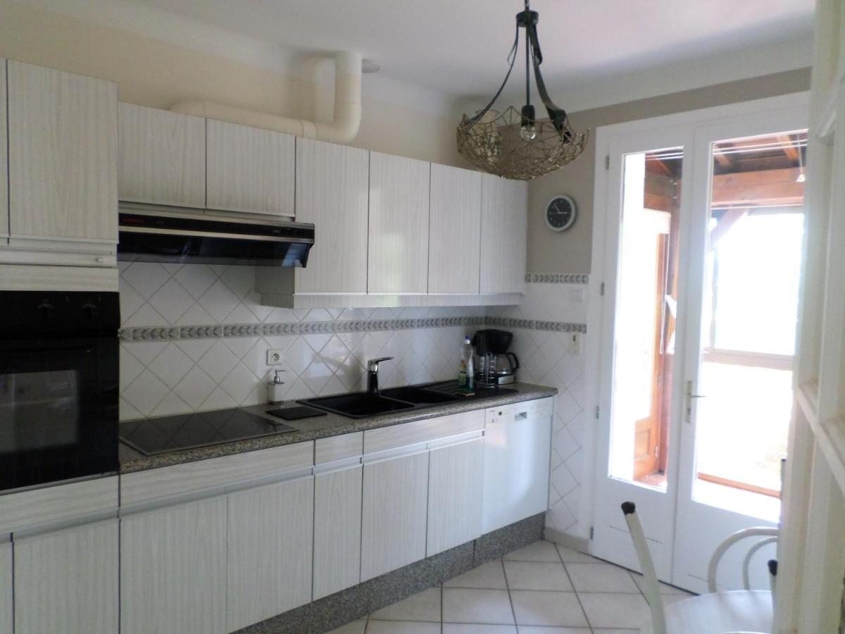 Maison Avec Veranda Proche Du Centre Ville Rignac  エクステリア 写真