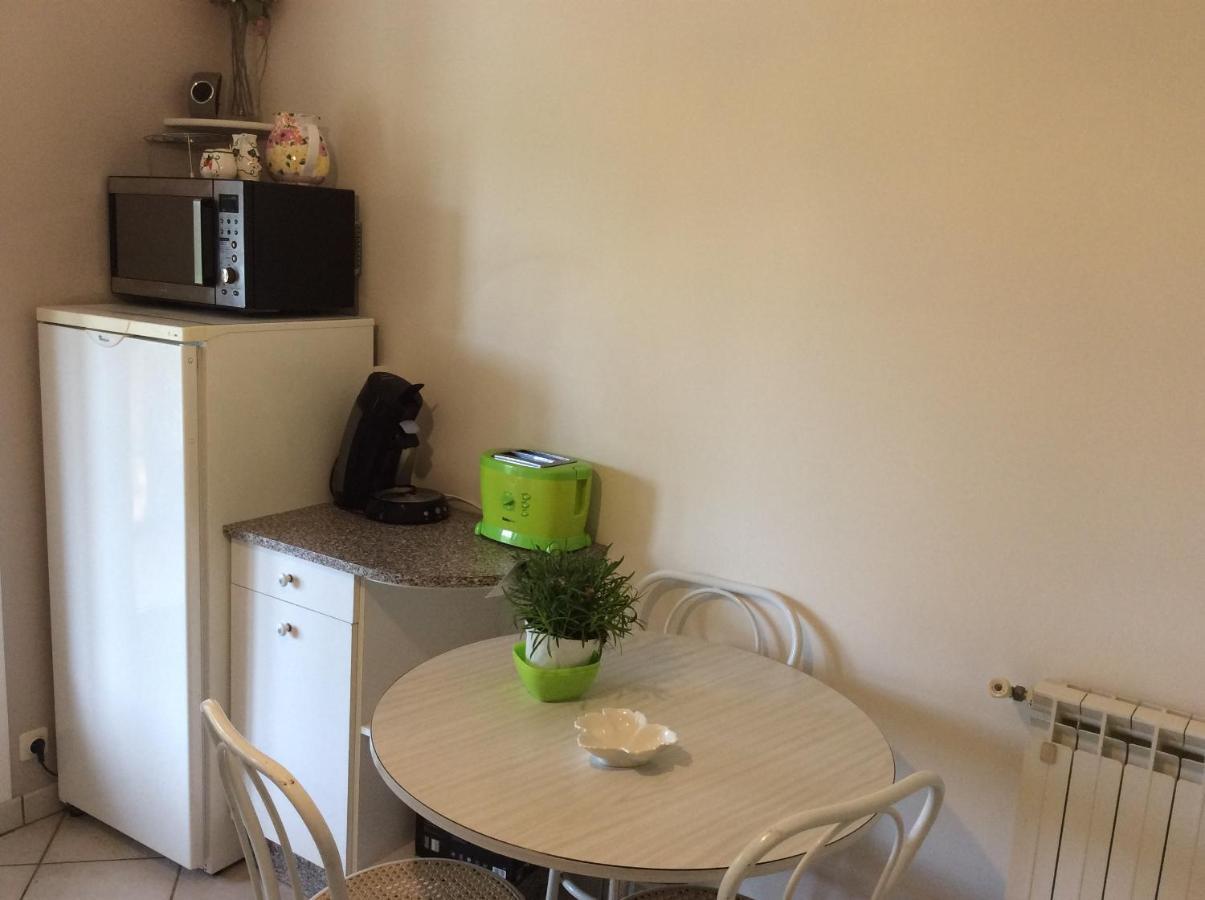 Maison Avec Veranda Proche Du Centre Ville Rignac  エクステリア 写真