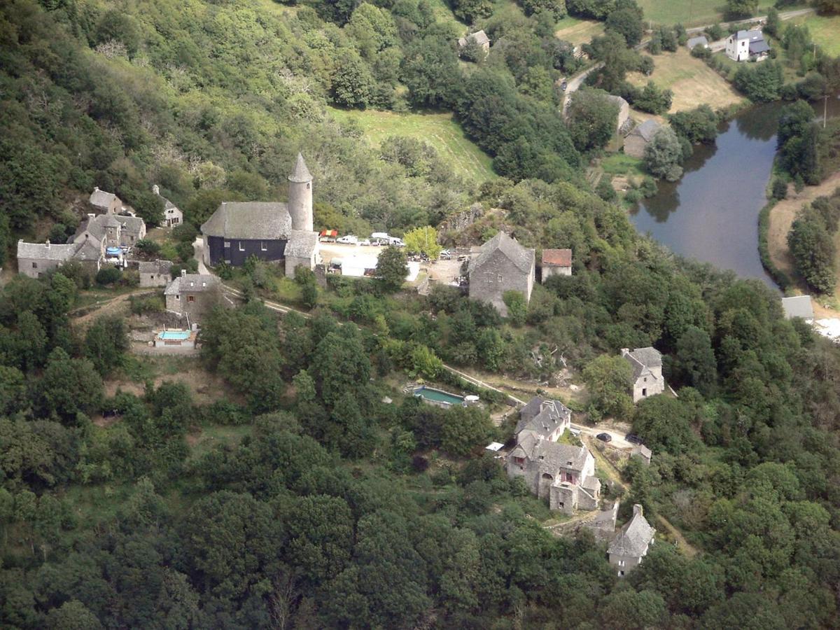 Maison Avec Veranda Proche Du Centre Ville Rignac  エクステリア 写真