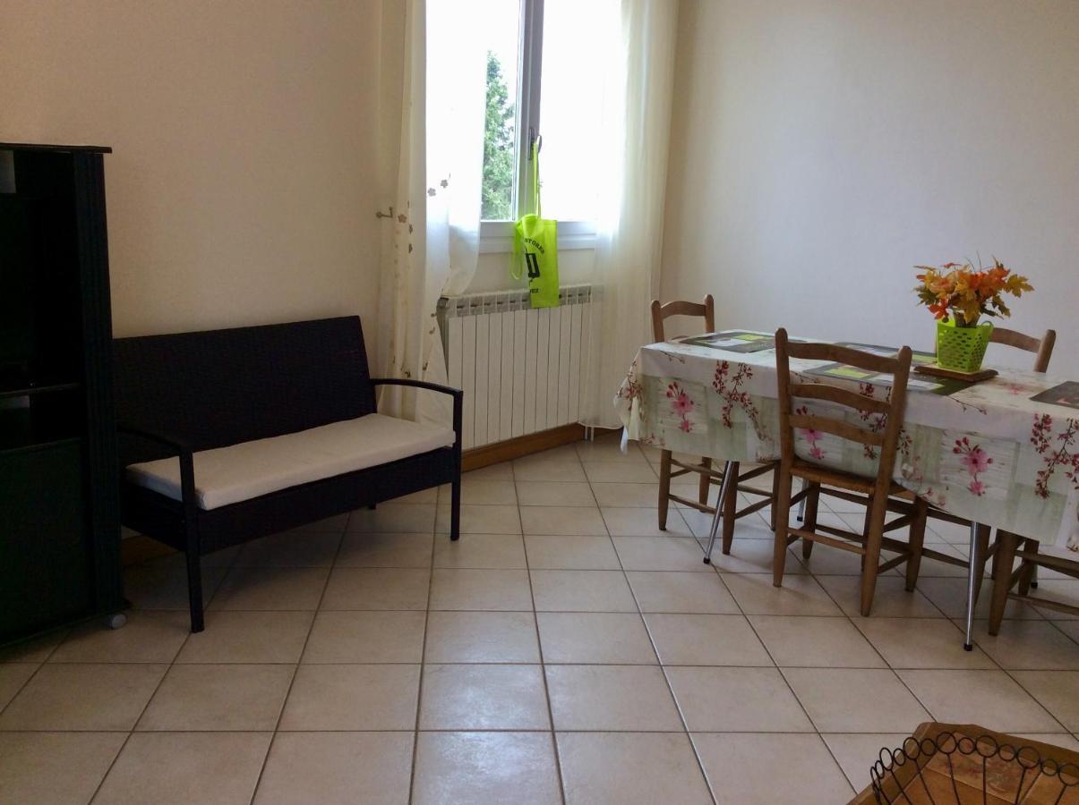 Maison Avec Veranda Proche Du Centre Ville Rignac  エクステリア 写真
