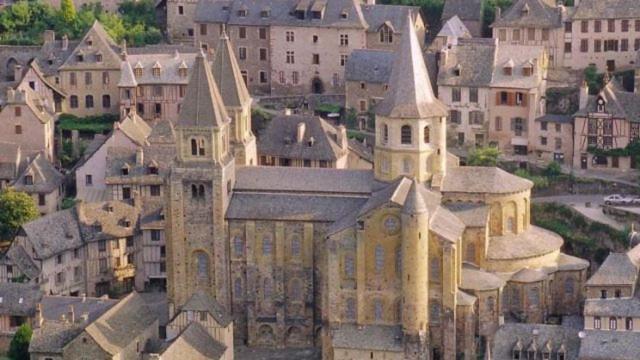 Maison Avec Veranda Proche Du Centre Ville Rignac  エクステリア 写真